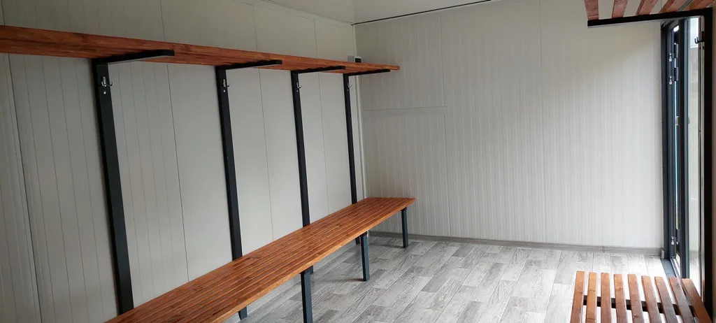 szatnia sparty wewnątrz