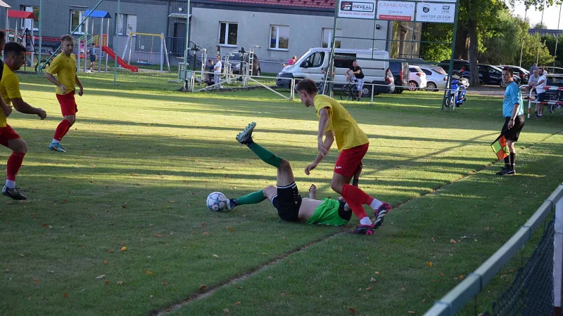 Spartanie w Tarapatach: Trudny Początek Nowego Sezonu